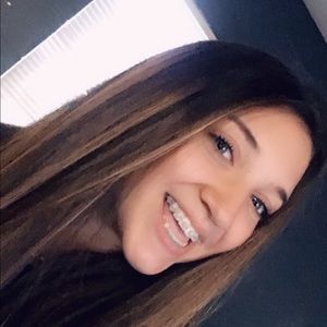 Meet your Posher, Claire